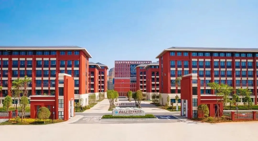 1713246398828857.jpg 西南官渡实验学校.jpg