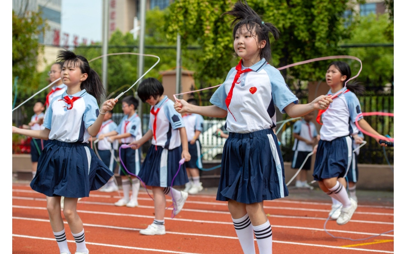 练好跳绳 增强体质