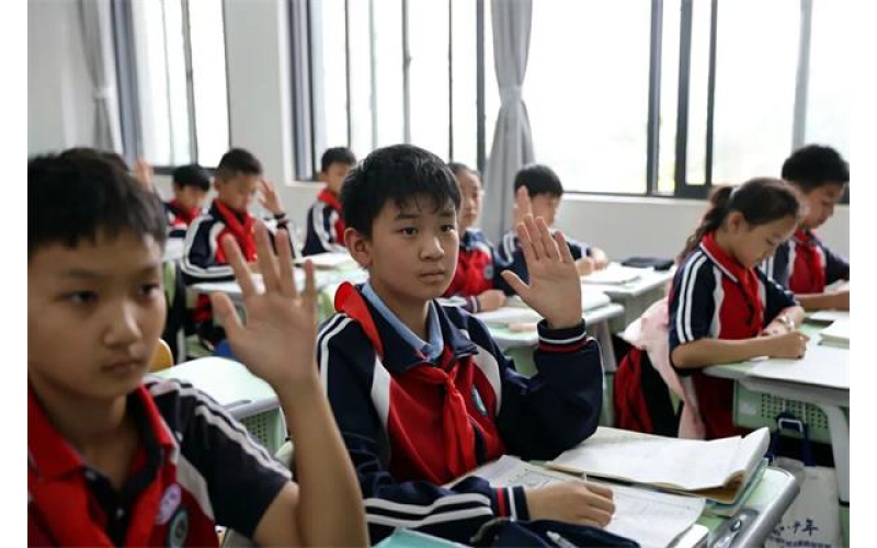 是学习尖子，也是运动健将！一起了解“小孩哥”“小孩姐”和他们的母校