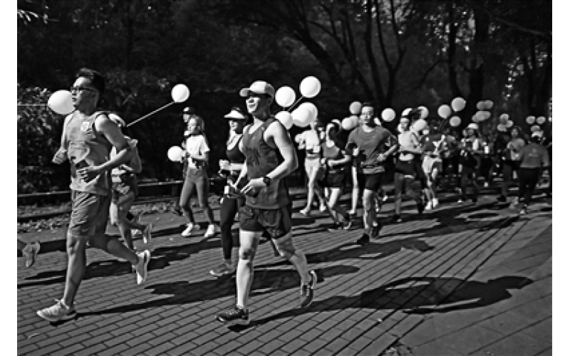 夜跑正当时 绷紧安全弦