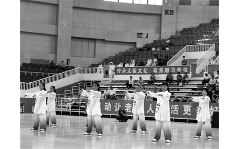 暑热难挡“健身潮”