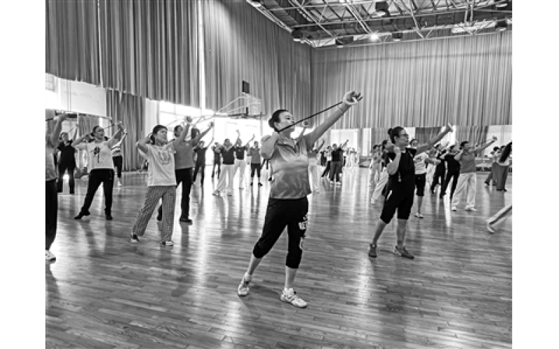 全国老年人健身球操科学健身指导活动举行—— 奏响健康与快乐“双重奏”